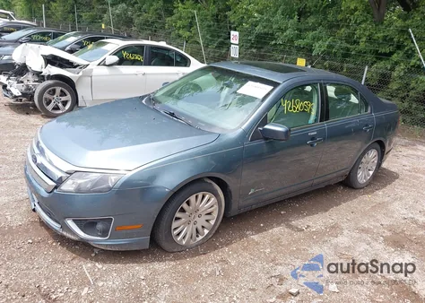 2011 Ford Fusion Hybrid z USA, uszkodzony, nr VIN 3FADP0L37BR302056